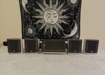 Kolumny głośnikowe kina domowego JBL SCS10SAT + JBL SCS10CEN