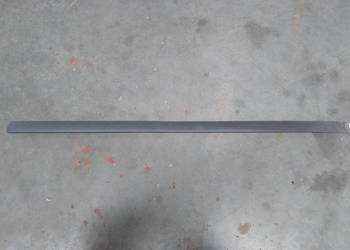 Ford Focus MK2 lewa listwa drzwi przednich