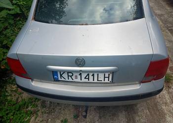 Syndyk sprzeda VOLKSWAGEN Passat B5 1.6 MR`96 E2