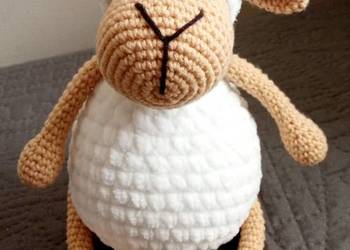 Owieczka wykonana na szydełku