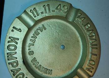 mosiężna popielniczka