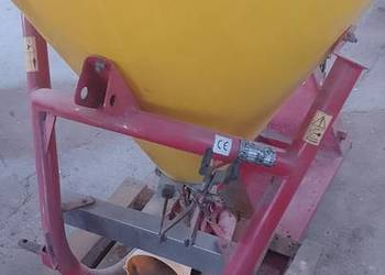 Sprzedam rozsiewacz lejek