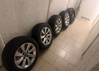 Oryginalne felgi Citroen na ładnych zimówkach