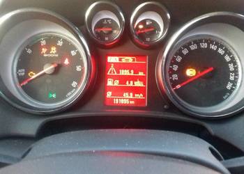 Opel Astra J 1,7 diesel 2011 uszkodzony przód