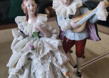 Porcelanowa antyczna figurka, koronki Reichmannsdorf