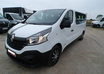 Renault Trafic 9 osobowy long nowy środek