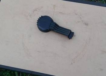 FIAT 126P KOREK DO PALIWA ZAMEK