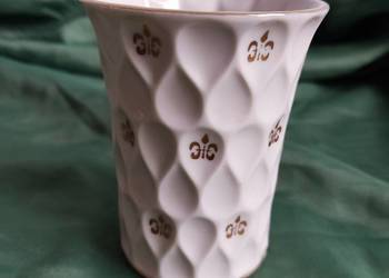 Elegancki kubek porcelanowy