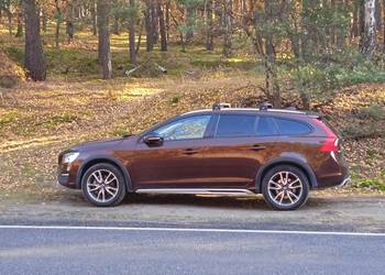 Volvo V60 Cross Country Retro Style
