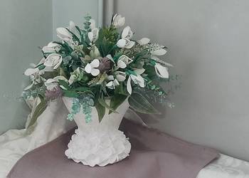 Dekoracja wiosenna przebisniegi w wazonie