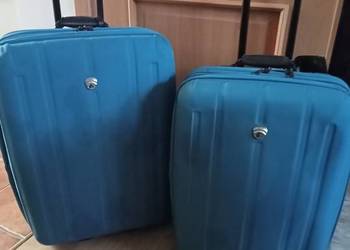 walizka podróżna na kółkach