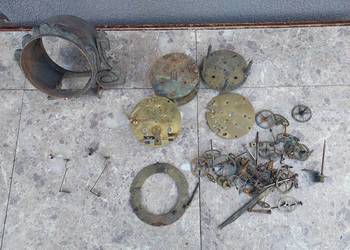 Zestaw części elementy mechanizmu starego zegara kominkowego francuza