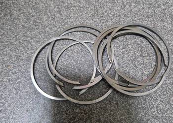 Oryginalne Nowe  pierścienie Cz 125 511 i 516 cross metalex