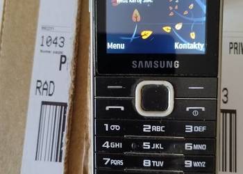 Telefon komórkowy SAMSUNG GT-S5611