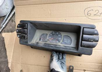 FIAT 126P 126 P ELEGANT MALUCH LICZNIK ZEGARY RAMKA OBUDOWA LICZNIKA