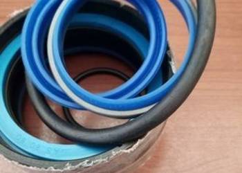 Uszczelniacz II ramienia ładowarki 6545