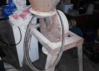 Młyn młynek do zboża kukurydzy ziarna