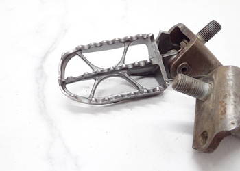 Dwa Podnóżki Kierowcy + Mocowania Śruby Honda CRF 450 09-12r