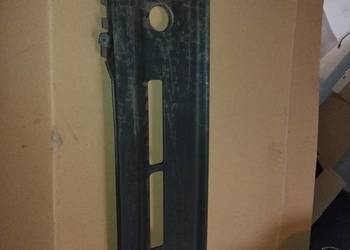 Pas przód  dolny Łada 2105