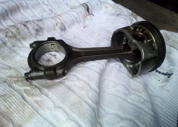 Opel Z18XER korbowód tłok