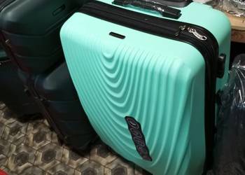 Walizka z wings na 4 kołach duża z abs podróżna