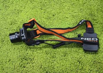 Latarka czołowa Neo 99-200 Latarka 400 lum, zoom, CREE R5, 3xAAA używana