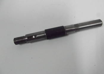Wałek pompy wody URSUS C 330/C 360.