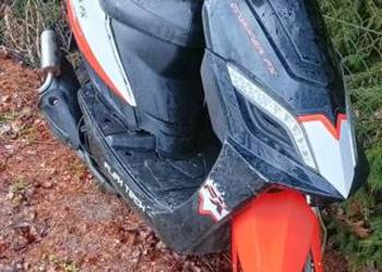Skuter 4t flex-tech ledy nowy rocznik sprowadzony do przeglądu