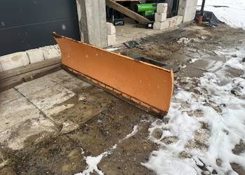 Plug do śniegu SNUTEC  skrętny do wózka ładowark