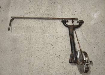 Wahacz koła bocznego wózka z tarczą kotwiczną cięgno hamulca Ural M67