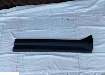 Volvo XC40 listwa na drzwi prawa przednia Volvo XC40 listwa na drzwi prawa przednia