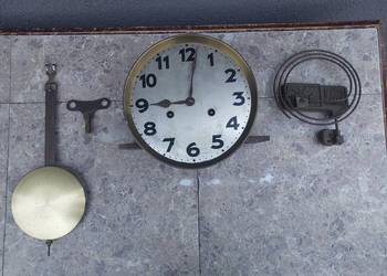 138 Zestaw mechanizm starego zegara ściennego Junghans tarcza 18,5cm