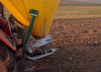 Sprzedam rozsiewacz nawozów