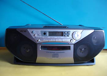 Radiomagnetofon z CD SANYO MCD-Z330F