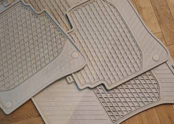 Dywaniki gumowe oryginalne Mercedes-Benz S Long W222-Używane