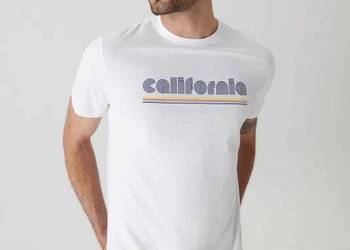 biały t-shirt męski z napisem Sinsay