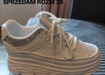 Sneakersy damskie cyrkonie koronka 39