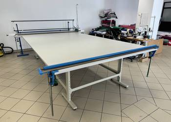 Stół krojczy z lagowarką i nożem krojczym Stół krojczy z lagowarką i nożem krojczym