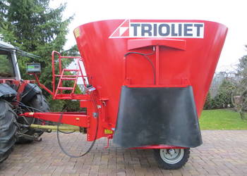 Paszowóz Wóz paszowy TRIOLIET Solomix 1000