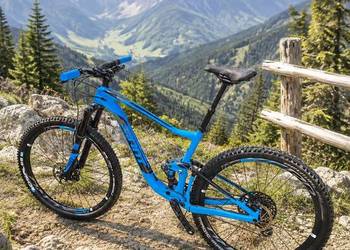 GIANT ANTHEM ADVANCED 0  roz M KARBON