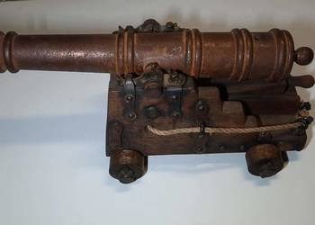 Model angielskiej armaty morskiej z XVIII wieku. armatka sygnałowa