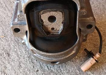 AUDI A4 B8  ZAWIESZENIE ŁAPA PODUSZKA SILNIKA Z CZUJNIKIEM