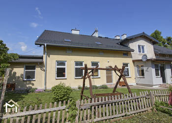 Bezczynszowe dwa mieszkania w Krawczykach / 127 m2 / ogródek / dwa garaże