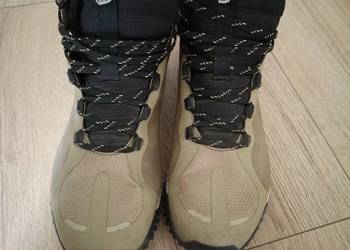 Buty the north face
