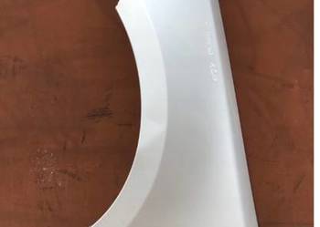 BMW 1 E87 BŁOTNIK LEWY PRZÓD PRZEDNI kod lakieru nie znany Czarna Opona