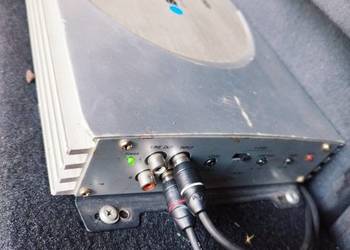 Wzmacniacz Blaupunkt i skrzynia basowa JBL 1000 wat