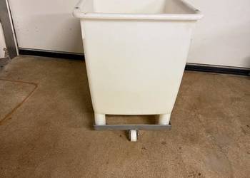 pojemnik do farszu z HDPE 210 l