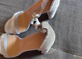 Buty damskie na obcasie