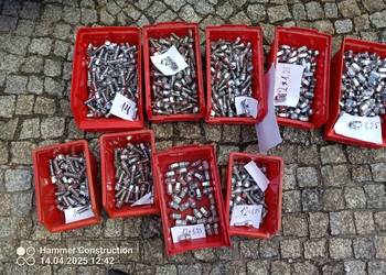 nakrętki śruby, pierścienie centrujące