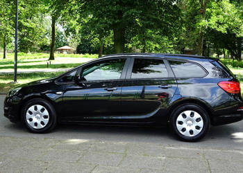 BARDZO ŁADNA  ASTRA J 1.4b TYLKO 151000 km